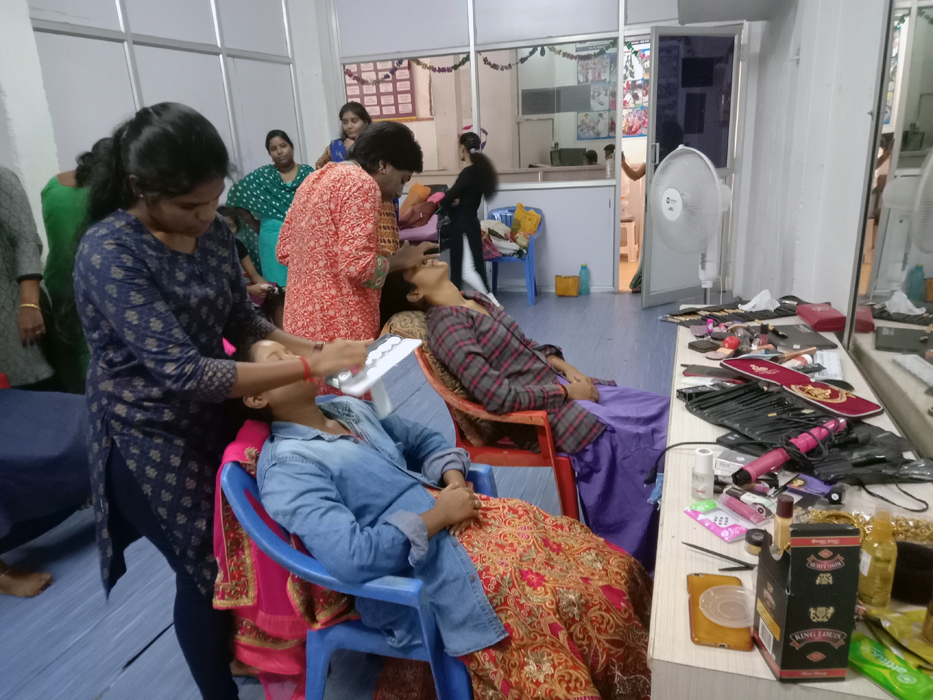 Skill Training - Women Carrier Beautician Training